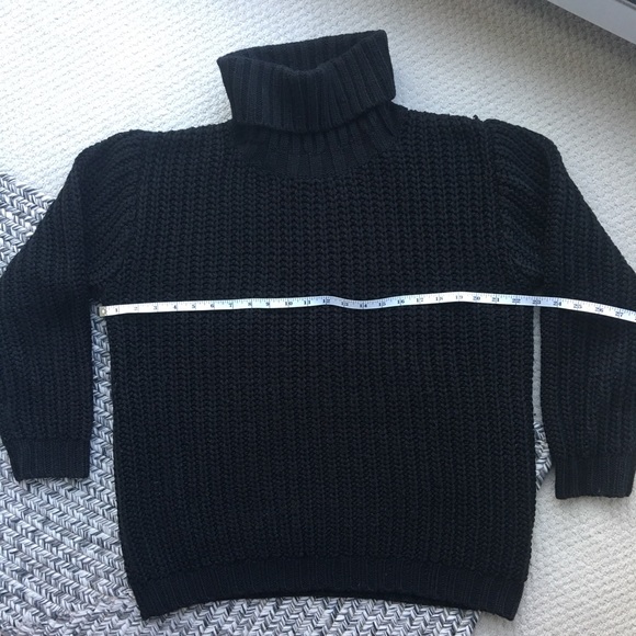 MINKPINK - Oversized Knit Turtleneck - Picture 5 of 6